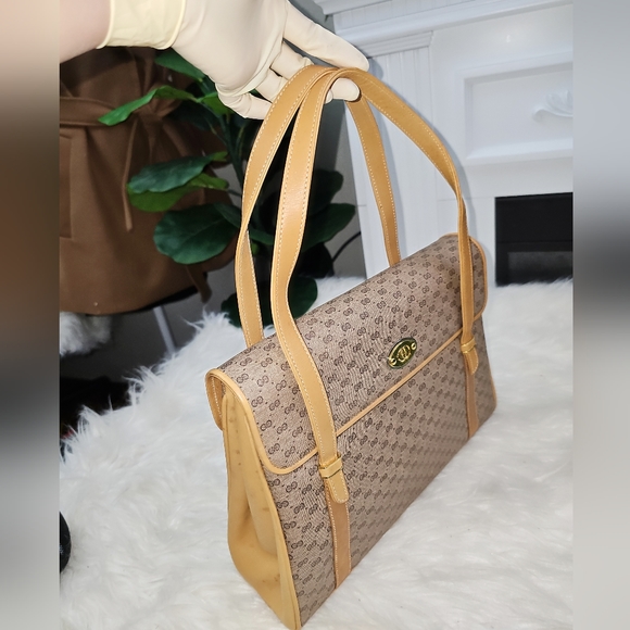 🔥😍Beautiful condition 🔥 😍 Authentic Gucci Shoulder / handbag - Picture 13 of 17